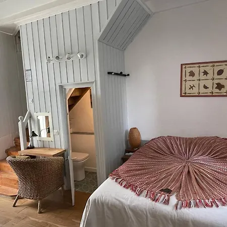Дом отдыха Manoir+piscine Chauffee : We Dimanche Inclus